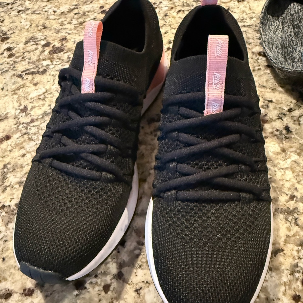 RIVAL Drive Remix Women's Black Sneakers